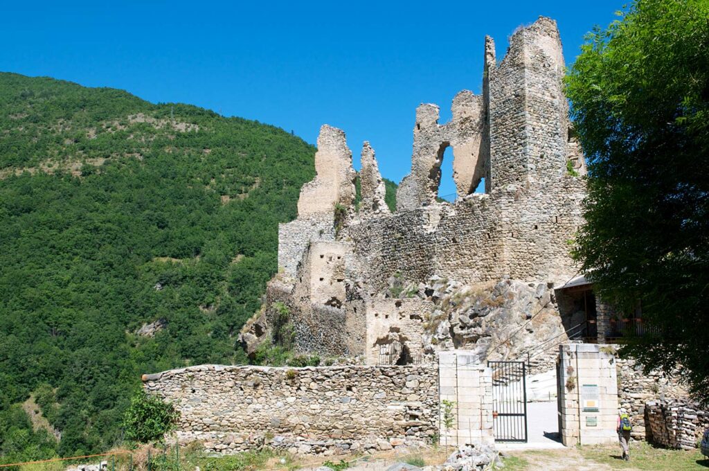 randonnée château d'usson