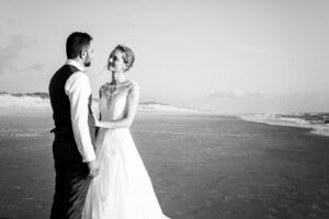 couple mariage plage