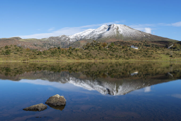 Lire la suite à propos de l’article Stage photo « Pyrénées Sauvages » – 16 mai 2025 en Ariège | Immersion au cœur des Pyrénées